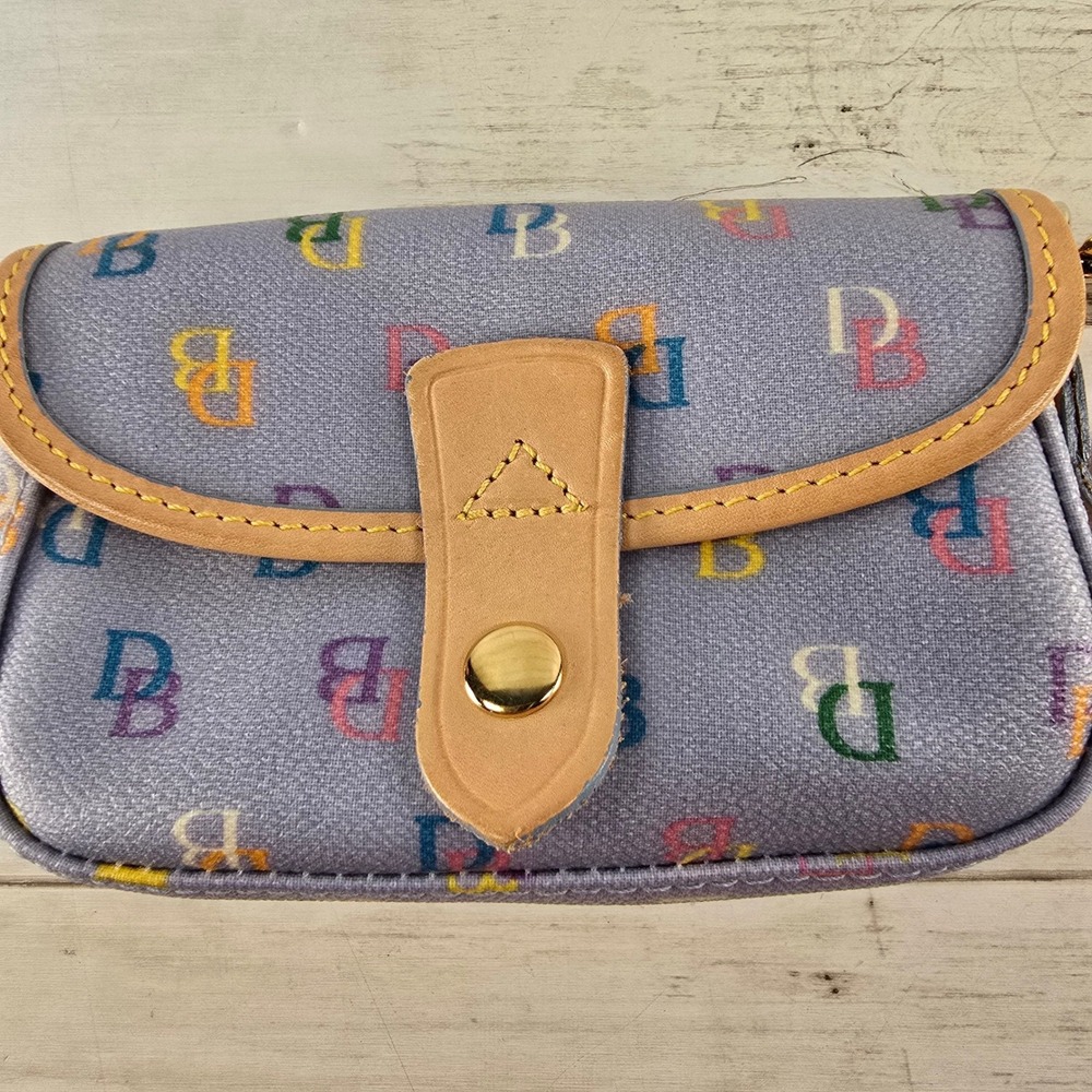 Dooney & Bourke Multicolor DB Logo Wristlet Lavender Blue Canvas Heart Charm - Picture 3 of 7